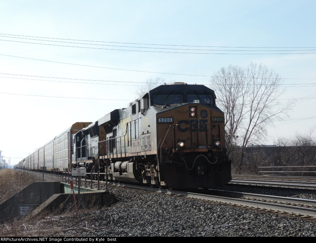 CSX 5200 on M626